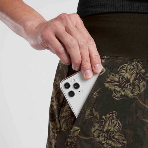 NWT Athleta Trekki North Printed‎ Short, MSRP $69 Sz. 24W - Picture 3 of 3